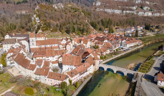 visiter la suisse - village saint-ursanne