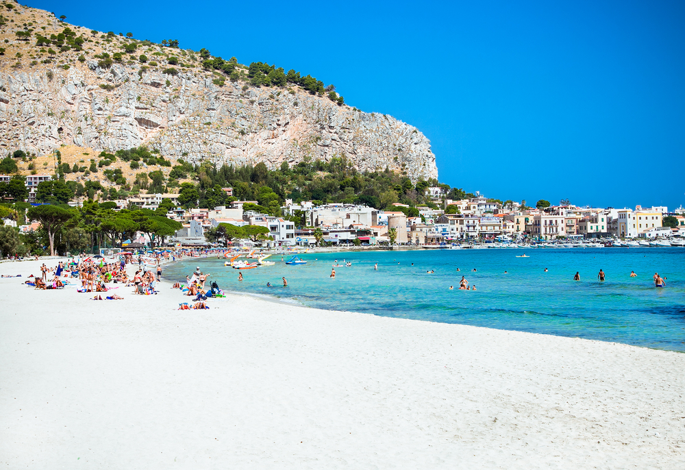 De 10 mooiste stranden van Sicilië: Mondello